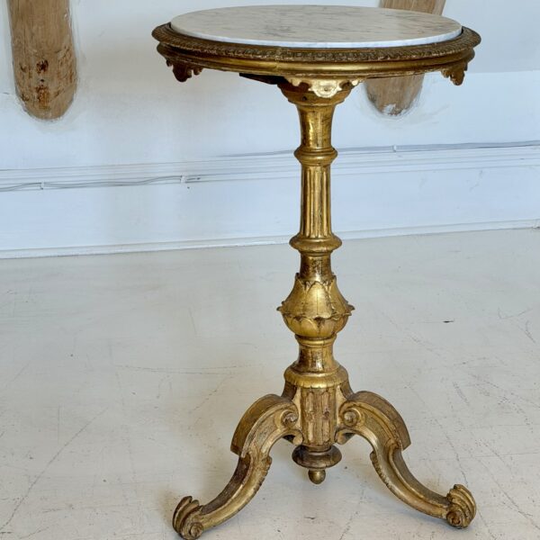 Gilt wood round table